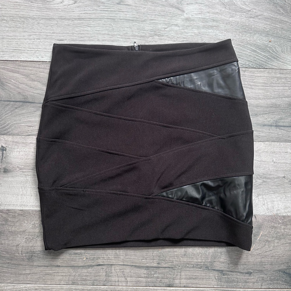 Black pleather detailed skirt